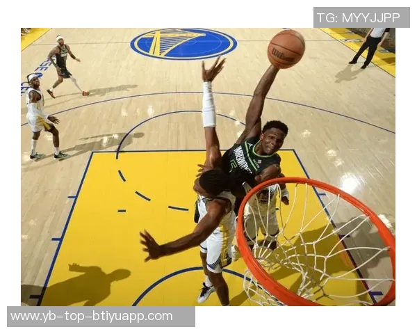 爱德华兹半场状态低迷仅得7分四项数据表现平平引发关注